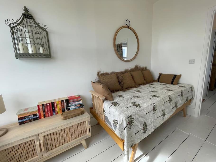 Top Deck - Fresh, Stylish Seaside Apartment Вентнор Екстер'єр фото