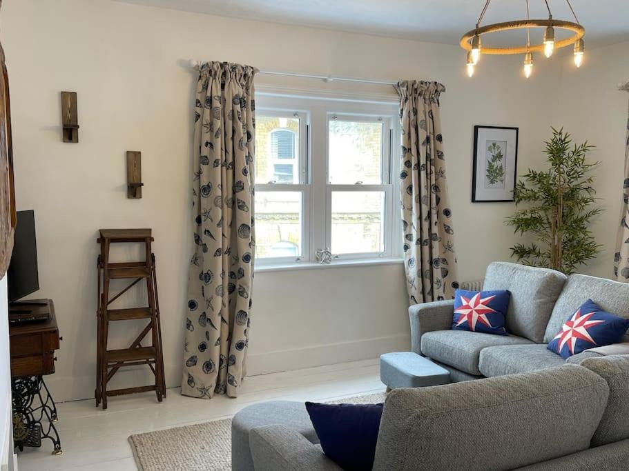 Top Deck - Fresh, Stylish Seaside Apartment Вентнор Екстер'єр фото